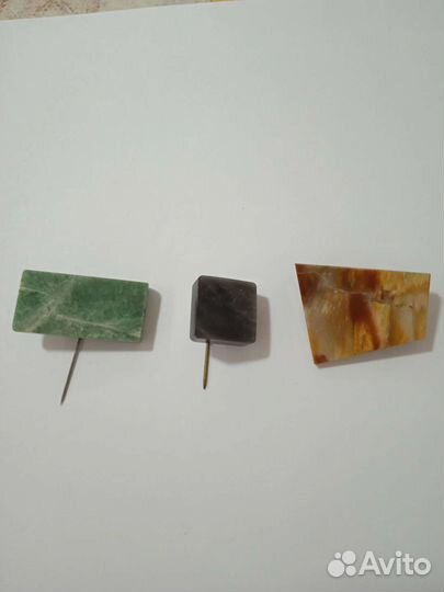 Броши из натурального камня