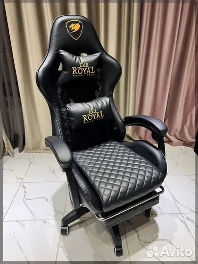 Компьютерное геймерское (игровое) кресло с подстав