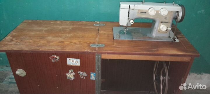 Швейная машина