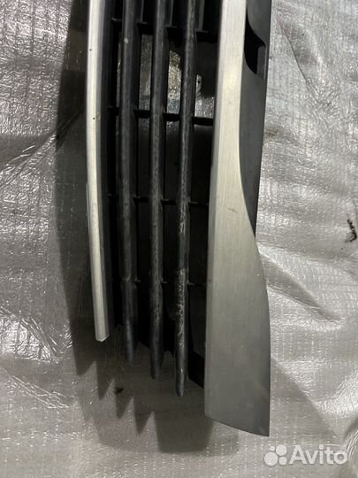 Решетка радиатора Renault Laguna 2