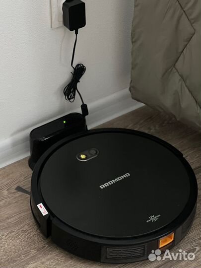 Робот-пылесос Redmond RV-R650S