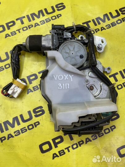 Замок задней правой двери Toyota Voxy