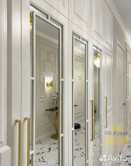 Шкаф с зеркалом