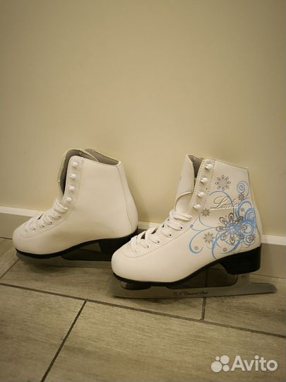 Коньки фигурные женские, 37 размер