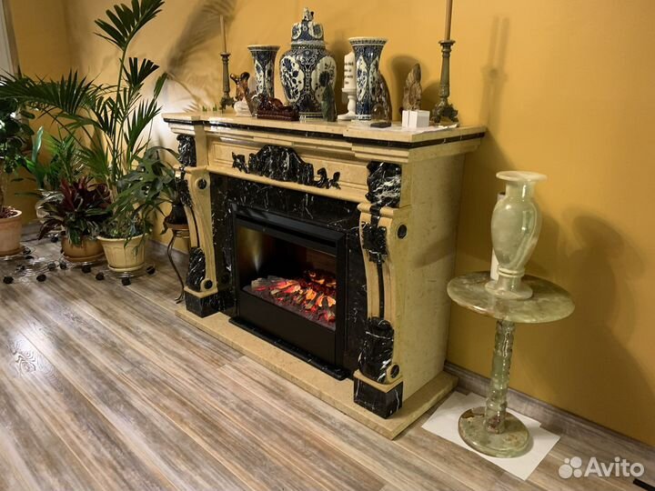 Камин из мрамора