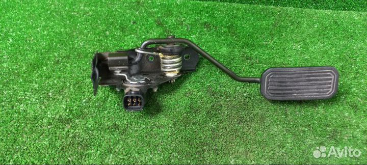 Педаль газа Toyota Camry ACV30 2azfe 2005