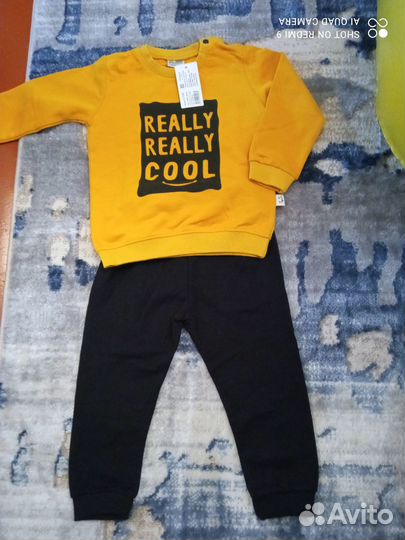 Продам новый детский костюм 86-92 размер