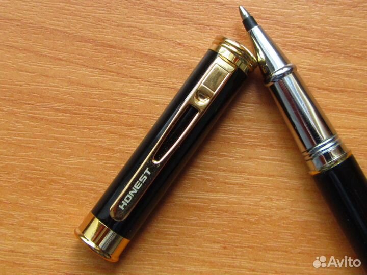 Шариковая ручка 