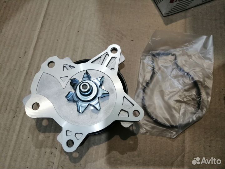 Помпа водяная Toyota 2ZR 3ZR T-168