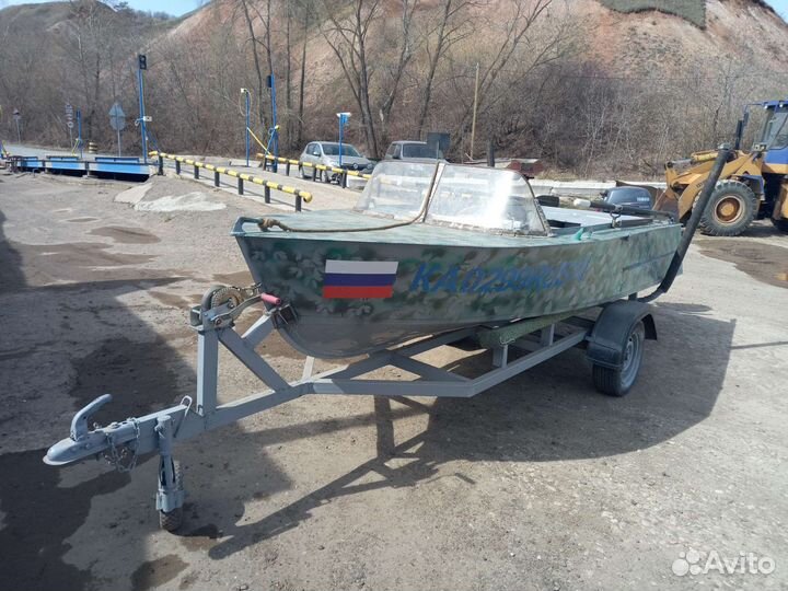 Продам лодку с мотором