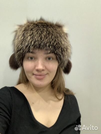 Шапка меховая из енота женская зимняя теплая