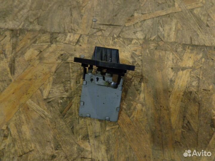 Rio 3 Резистор печки салона б/у