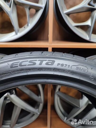 Kumho Ecsta PS71 SUV 275/35 R22 и 315/30 R22 104Y