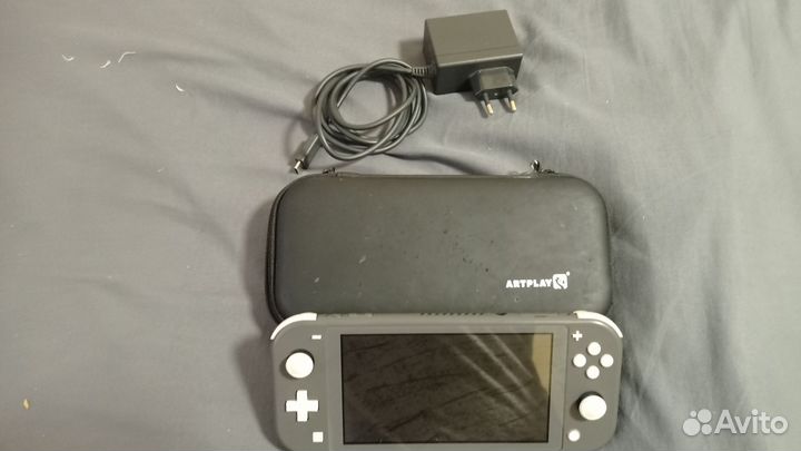 Продам nintendo свитч lite