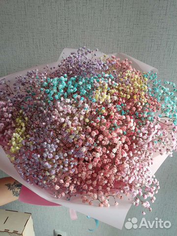 Букет цветов из радужной гипсофилы