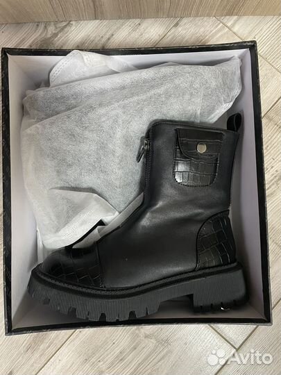 Демисезонные ботинки женские