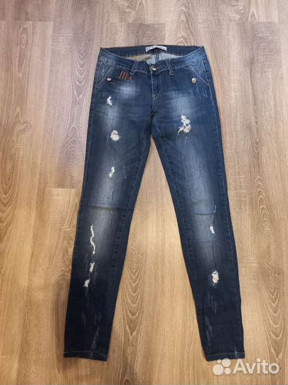 Джинсы женские
