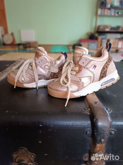 Кросовки на девочку Tommy Hilfiger