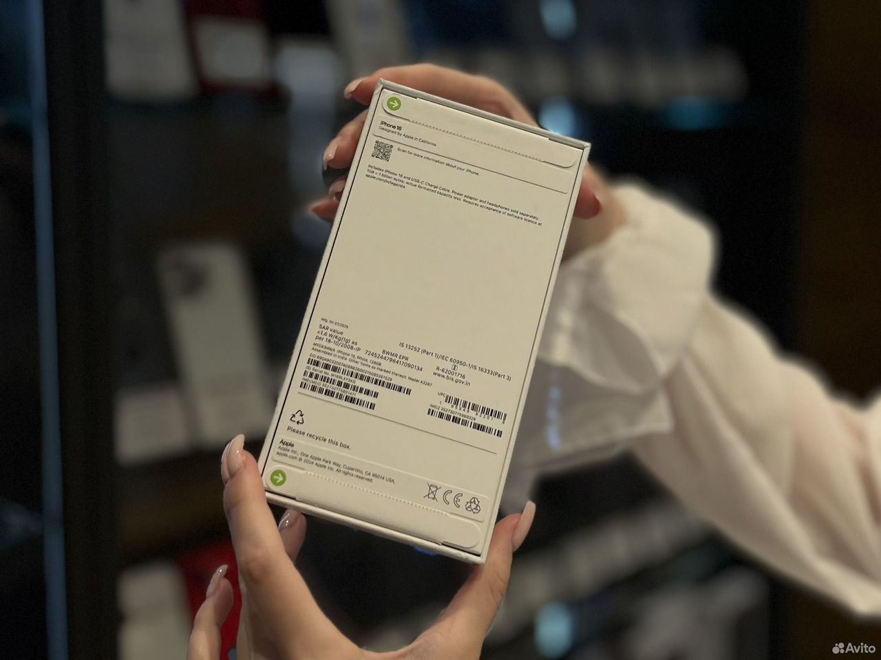 iPhone 16, 256 ГБ, SIM + eSIM