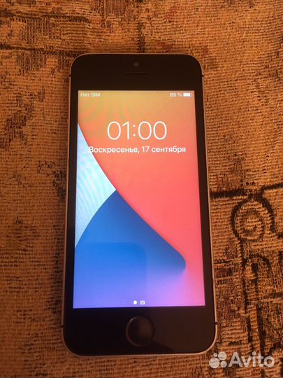iPhone SE, 32 ГБ