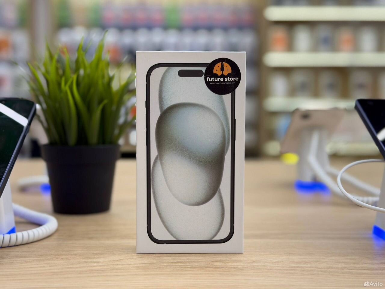 iPhone 15, 128 ГБ, SIM + eSIM