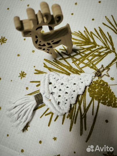Елочные игрушки макраме