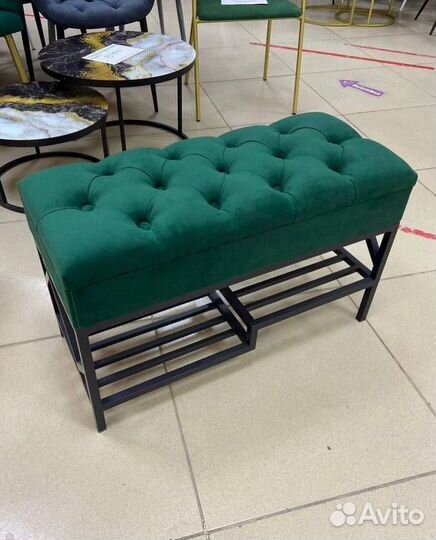 Кровать двухспальная с мягким изголовьем