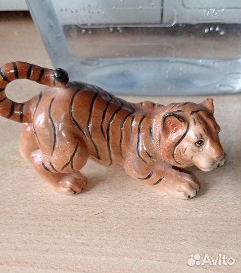 Статуэтка тигр