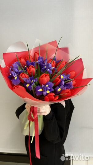 Букет из свежих и красивых тюльпанов