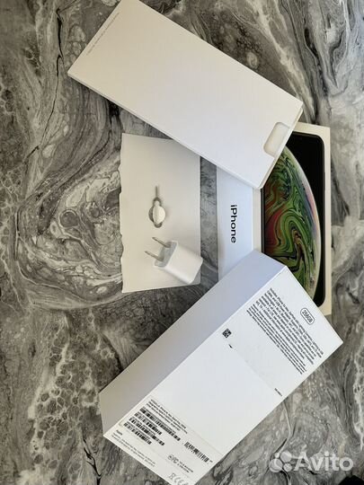 Оригинальная коробка на iPhone xs max