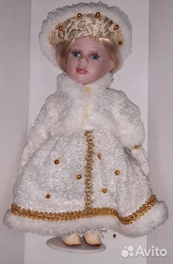 Кукла Снегурочка фарфоровая 25 см Золото