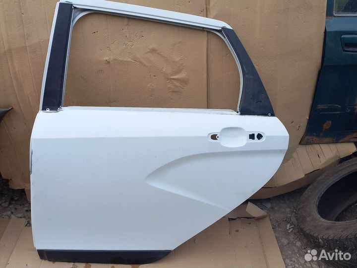 Дверь задняя левая Лада vesta cross
