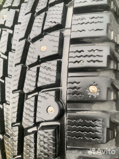 Dunlop SP Winter Ice 01 215/70 R16 100T