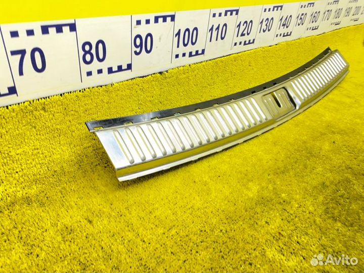 Пластик замка багажника задний Porsche Cayenne 958 143332