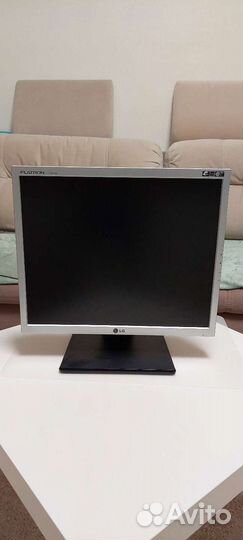Монитор LG flatron L1752HQ-SF