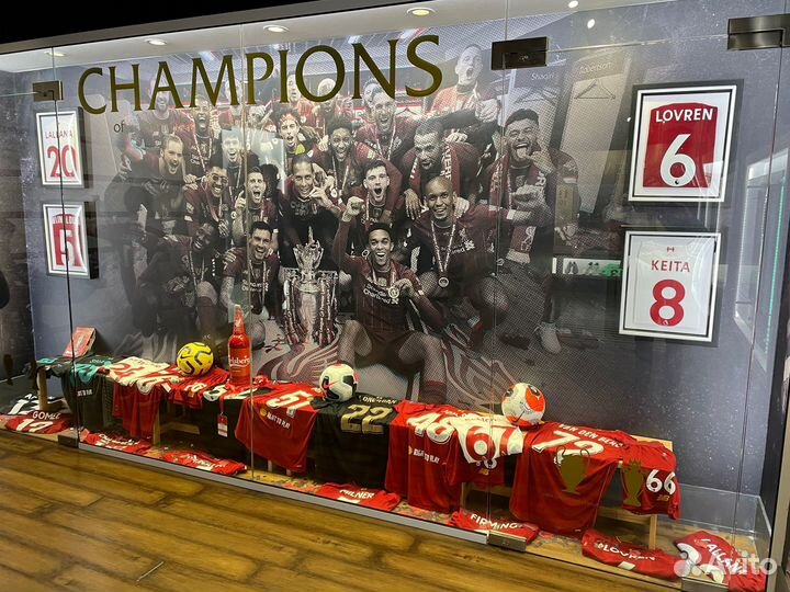 Maze Pen L.F.C., Шлем полисмена