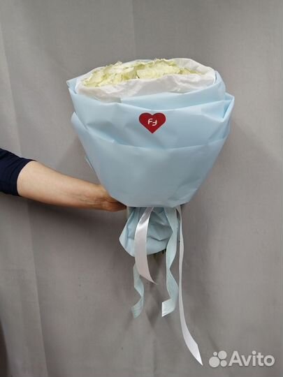 Букет из 15 белых роз