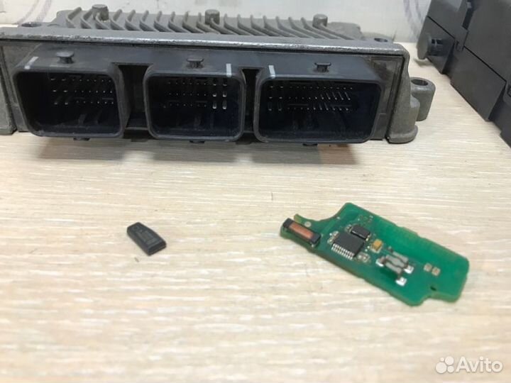 Комплект блоков запуска BSI эбу двс ключ Citroen