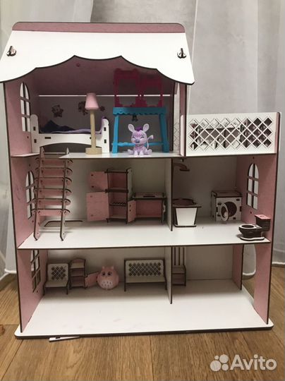 Домик кукольный с мебелью деревянный
