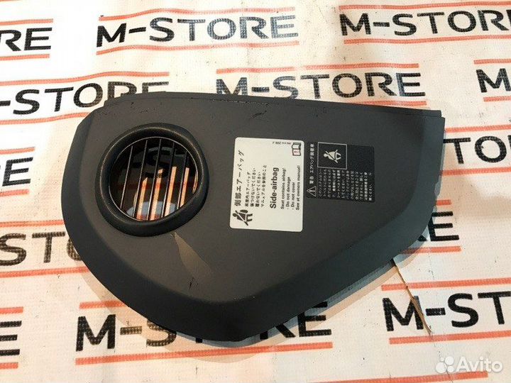 Накладка на торпеду правая Volkswagen Touareg 7L