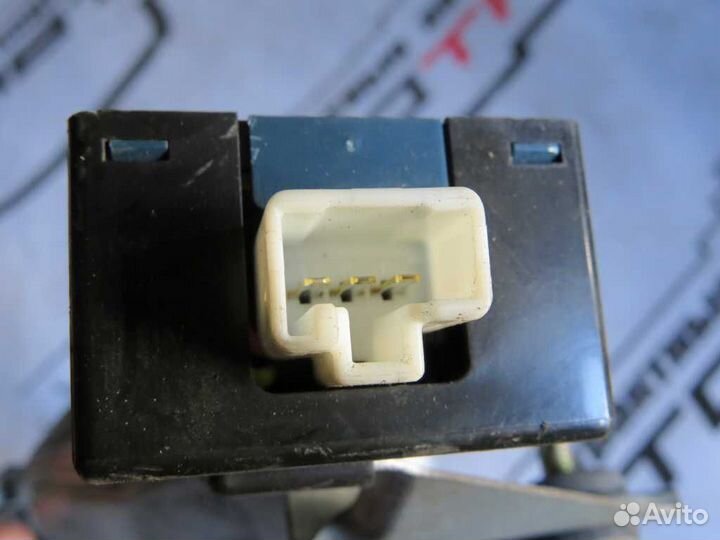 Моторчик заднего дворника toyota raum EXZ10 EXZ15