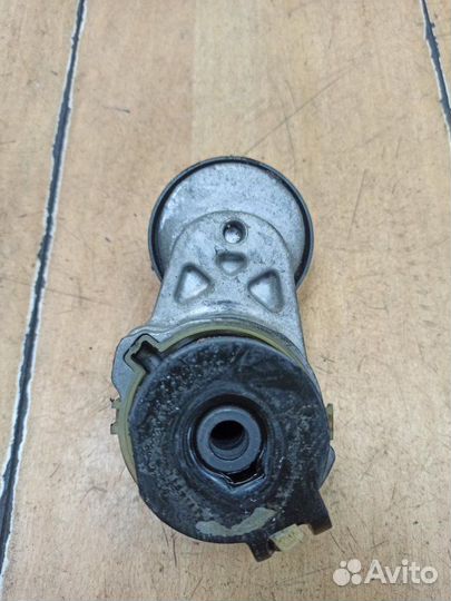 Натяжной ролик приводного ремня Opel Astra H
