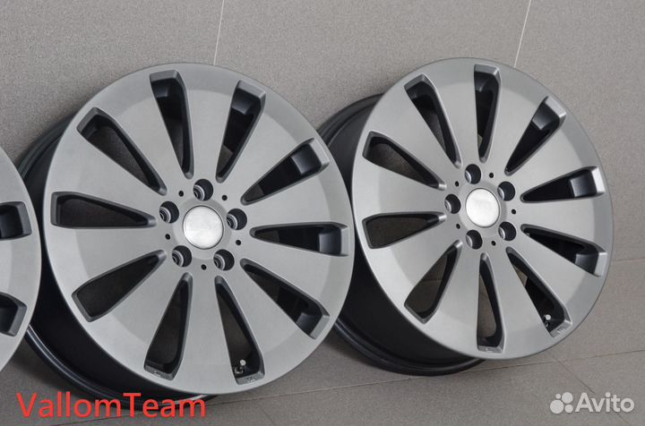 Лот UP43556 Фирменные 18-е диски manaray