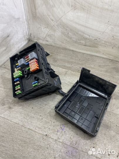 Блок предохранителей seat Toledo