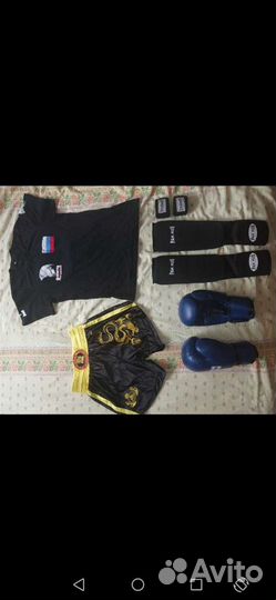 Боксерские перчатки 12 oz + защита для ног +бинты