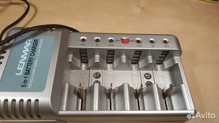 Зарядное устройство Lenmar 5 in 1 Battery Charger