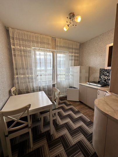 2-к. квартира, 58 м², 4/9 эт.