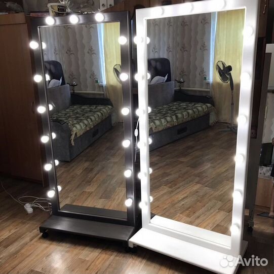 Зеркало гримерное с лампочками в наличии