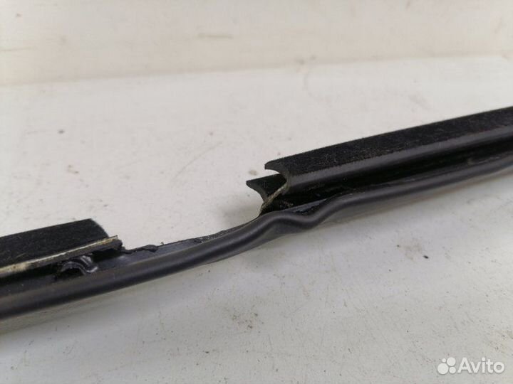 Уплотнитель (бархотка ) задний правый Bmw E46