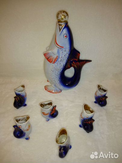 Фарфоровый штоф Рыбки